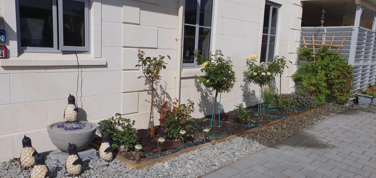 The Mews Oamaru Motel Exterior photo