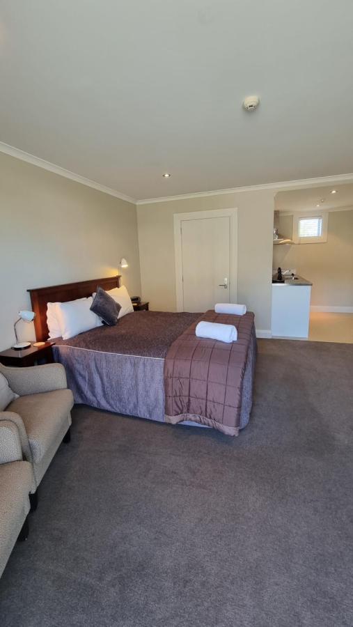 The Mews Oamaru Motel Exterior photo