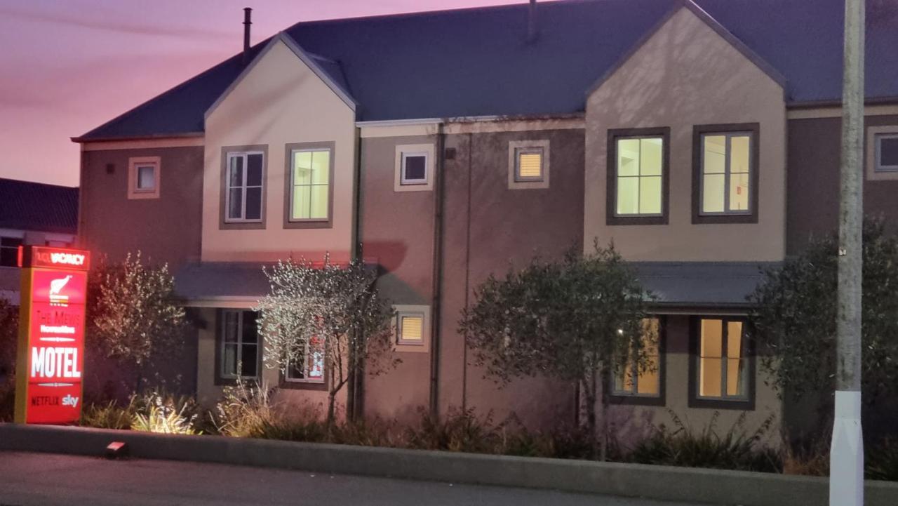 The Mews Oamaru Motel Exterior photo