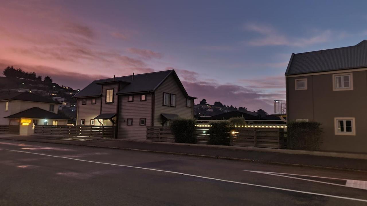 The Mews Oamaru Motel Exterior photo