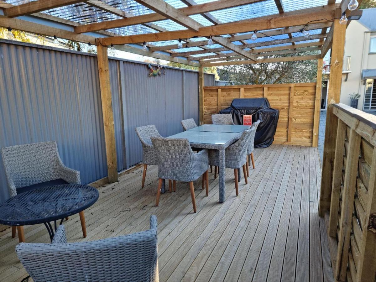 The Mews Oamaru Motel Exterior photo