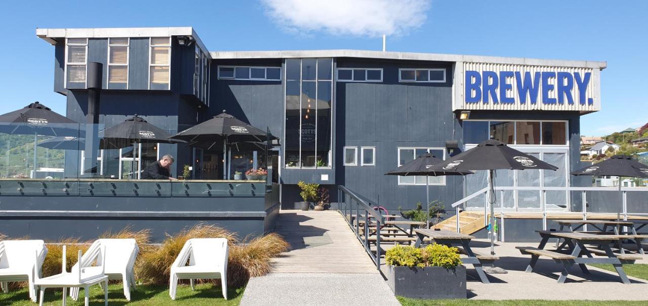 The Mews Oamaru Motel Exterior photo